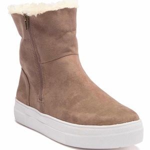 NIB! MIA Faux Fur Sneaker Boots